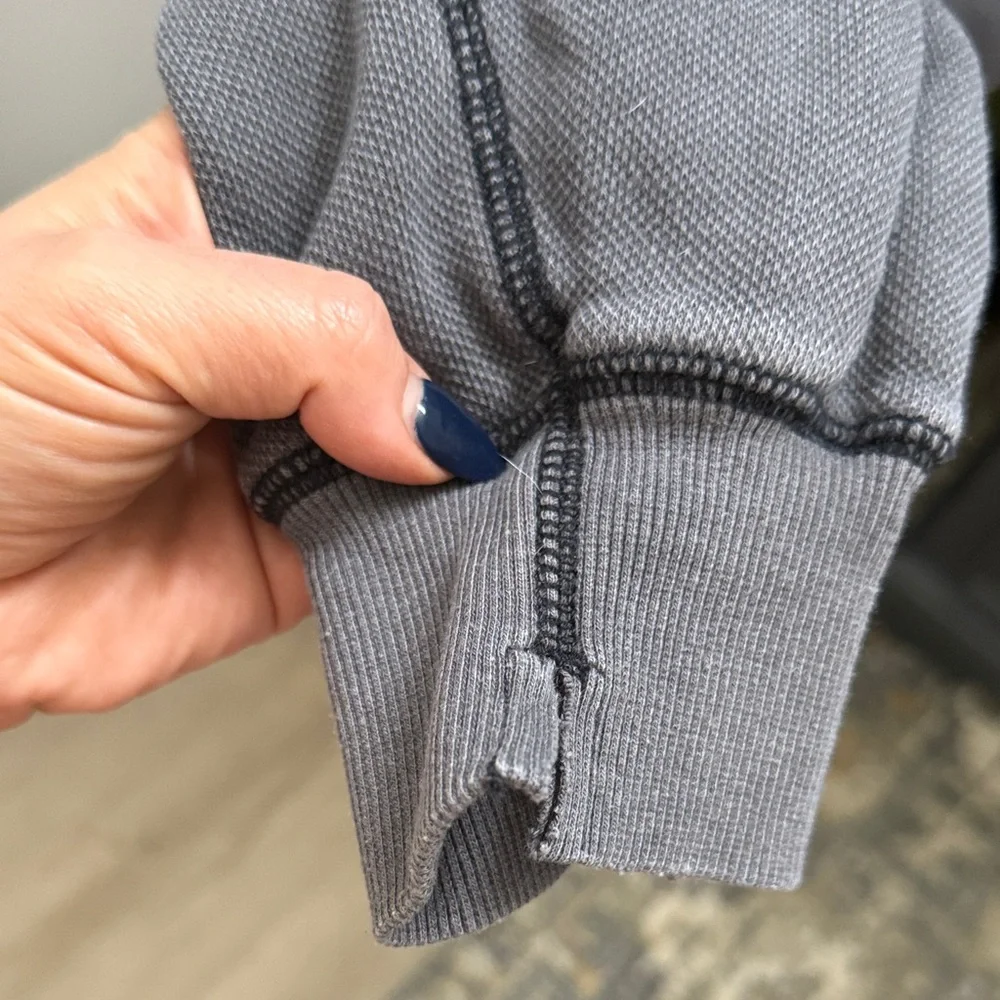 AERIE oversized Gray V-Neck Women's Sweater - Picture 3 of 5